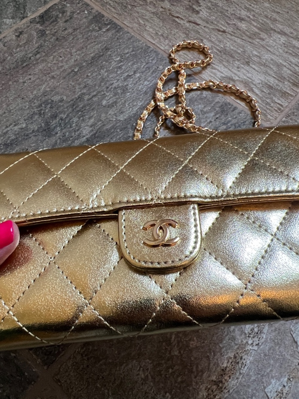 Gold Quilted Chain Crossbody - Picture 5 of 9